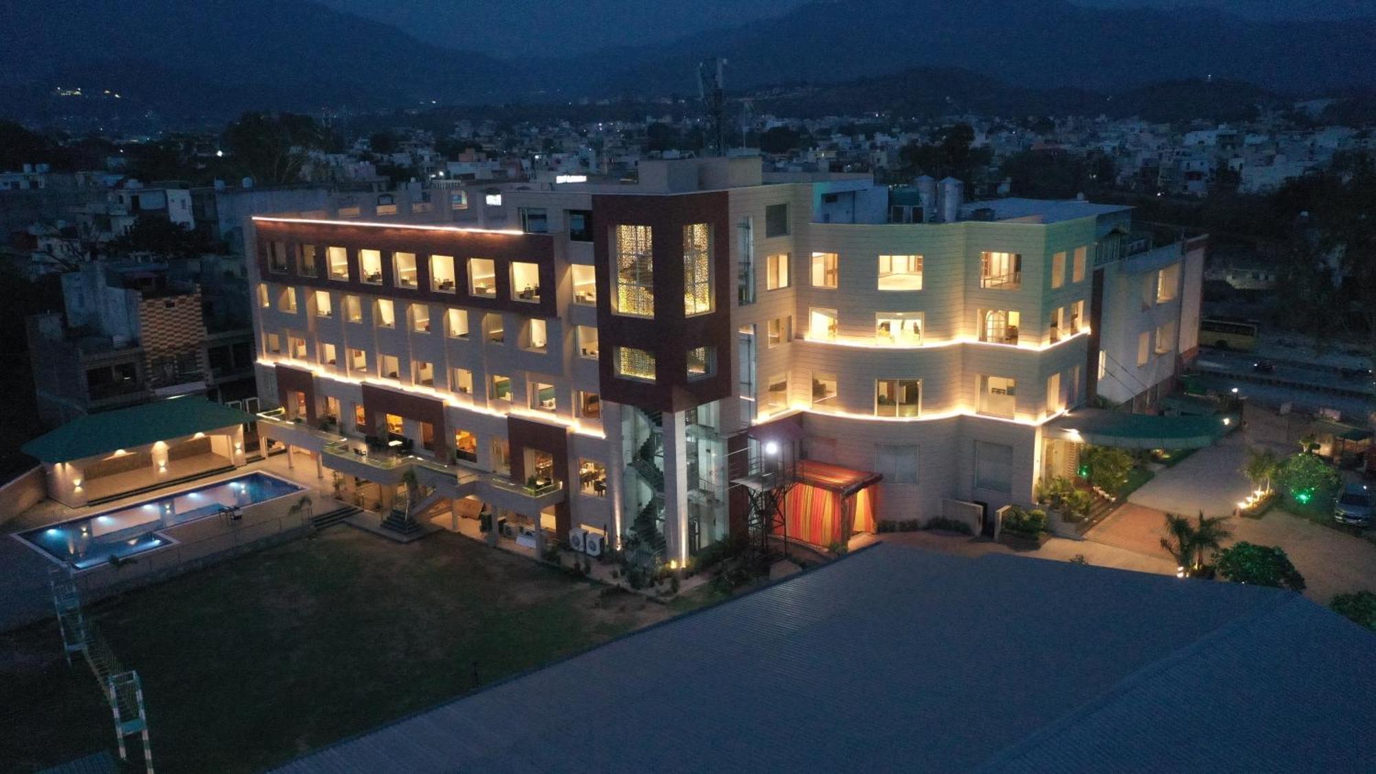 Hotel Classic Residency Kālka Exterior foto